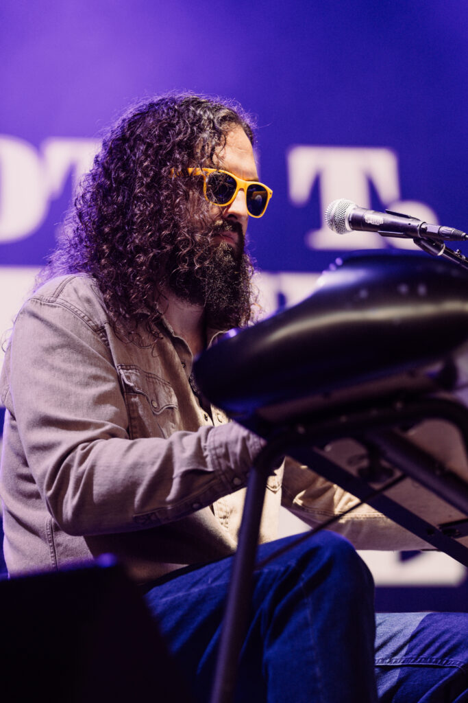 aaron bibelhauser on keys with scott t smith & the hurricanes