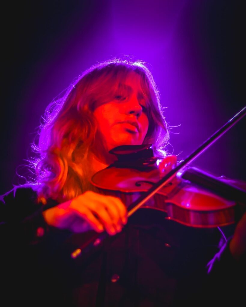 ellie ruth on fiddle of scott t smith & the hurricanes